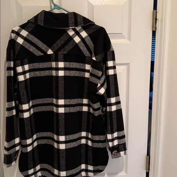 Sabrina Lauren Plaid Shacket - Picture 6 of 12